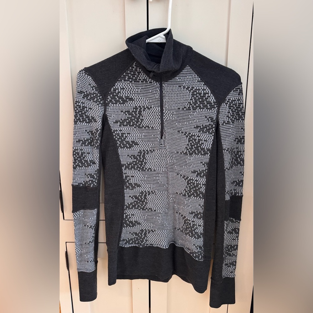 Icebreaker Merino Wool 1/4 Zip Base Layer Top Women’s Small Gray Black